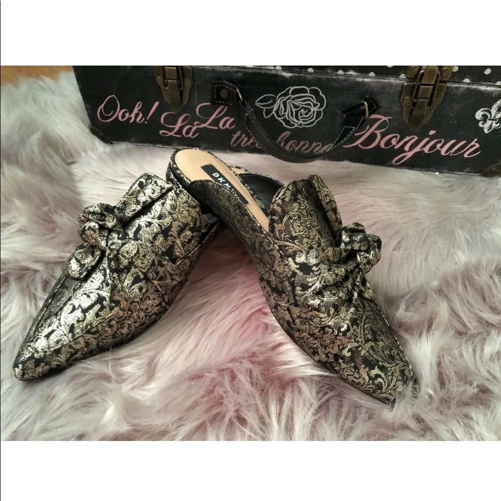 DKNY Mule